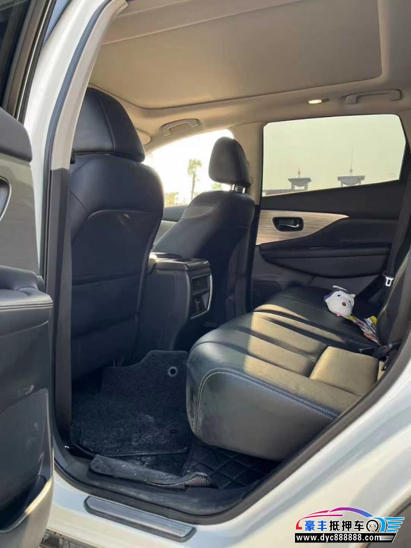 19年日产楼兰轿车抵押车出售