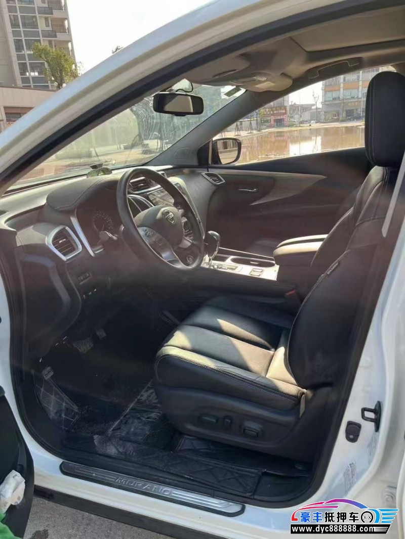 19年日产楼兰轿车抵押车出售