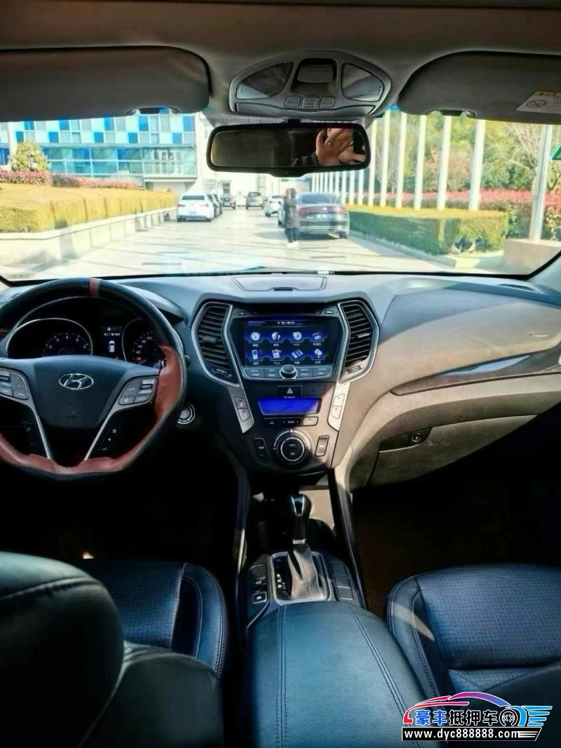 14年现代新胜达轿车抵押车出售