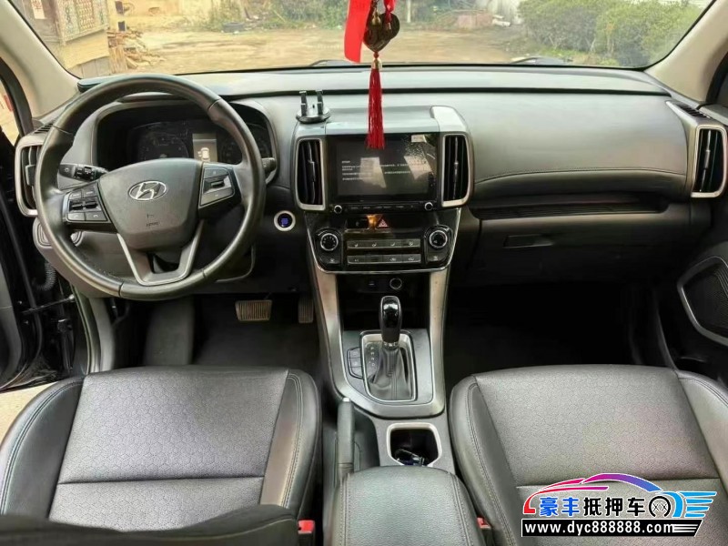 19年现代ix35轿车抵押车出售