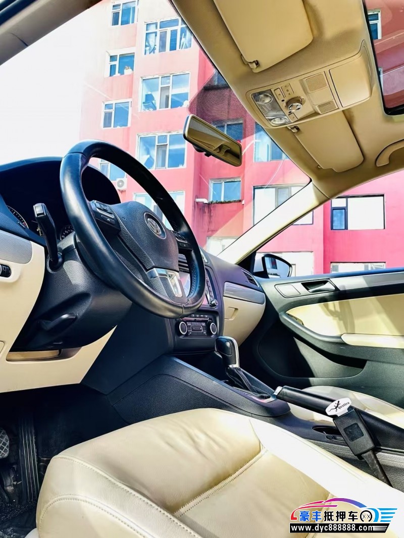 13年大众速腾轿车抵押车出售