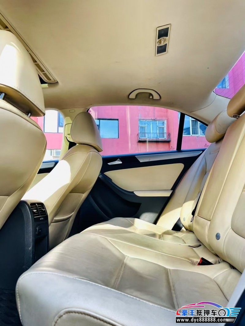 13年大众速腾轿车抵押车出售