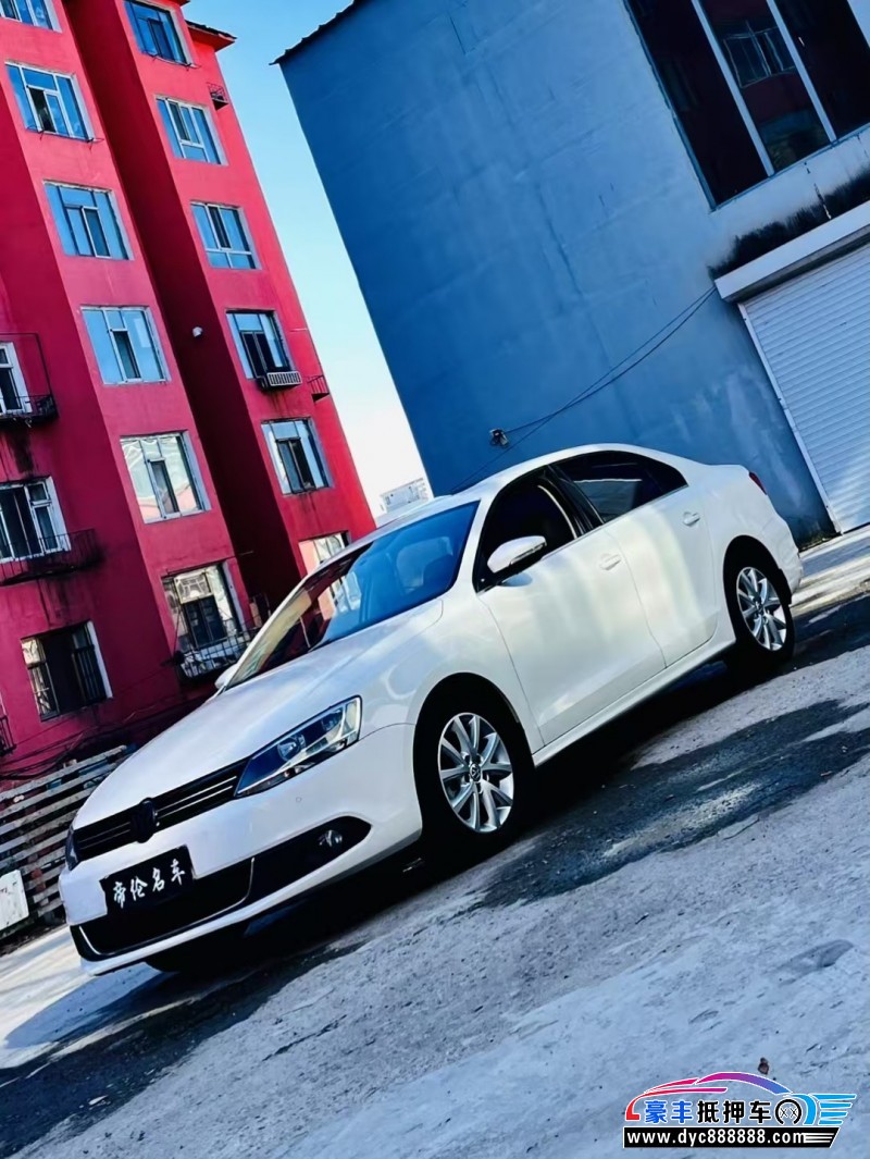 13年大众速腾轿车抵押车出售