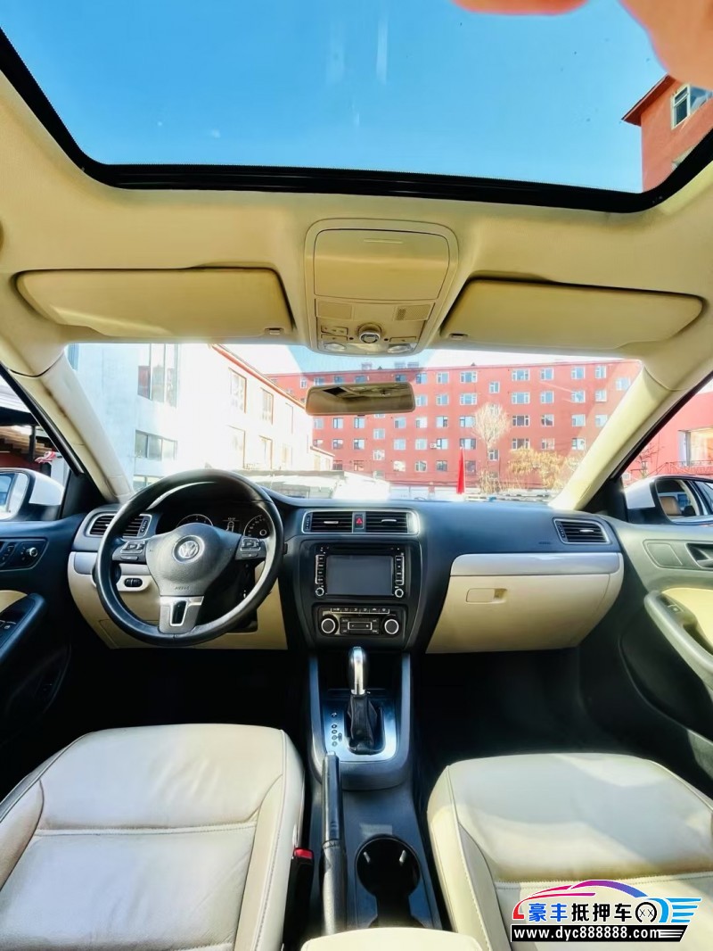 13年大众速腾轿车抵押车出售