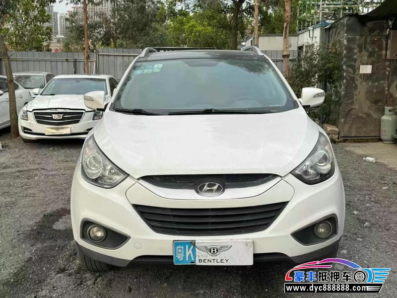 11年现代ix35轿车抵押车出售