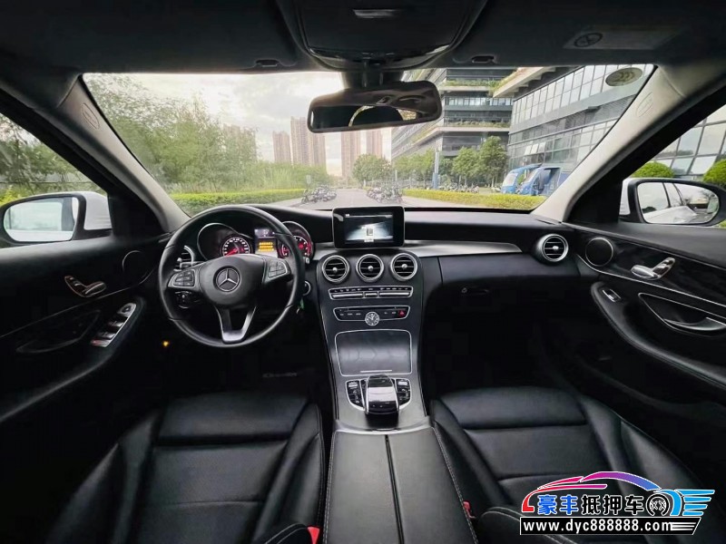 18年奔驰C轿车抵押车出售