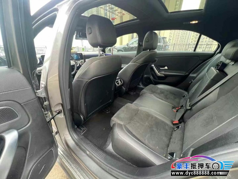 20年奔驰A轿车抵押车出售