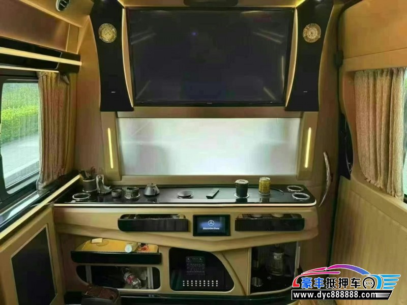 16年奔驰斯宾特轿车抵押车出售