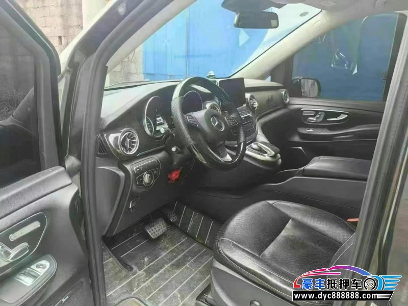 18年奔驰V轿车抵押车出售