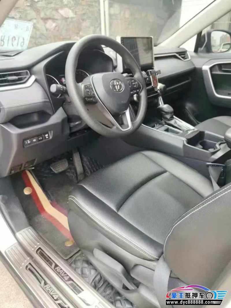 20年丰田RAV4轿车抵押车出售
