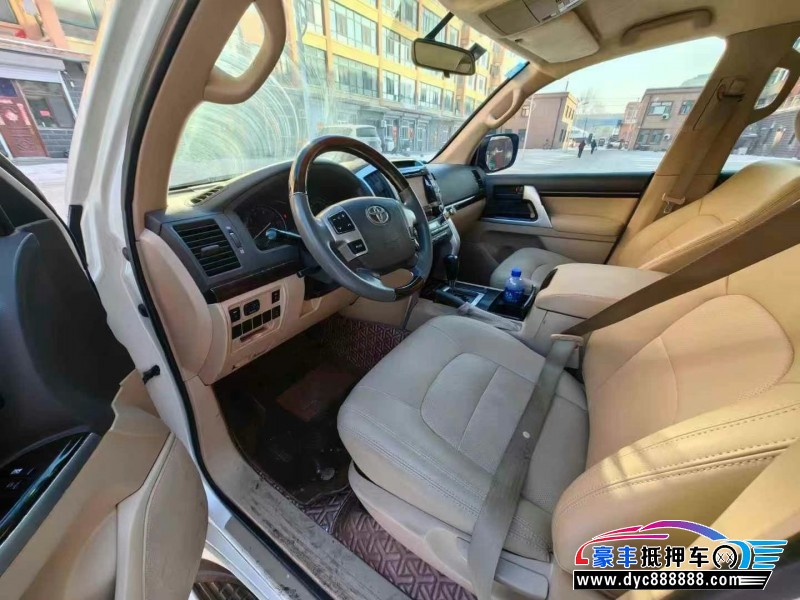 16年丰田兰德酷路泽（陆巡）轿车抵押车出售