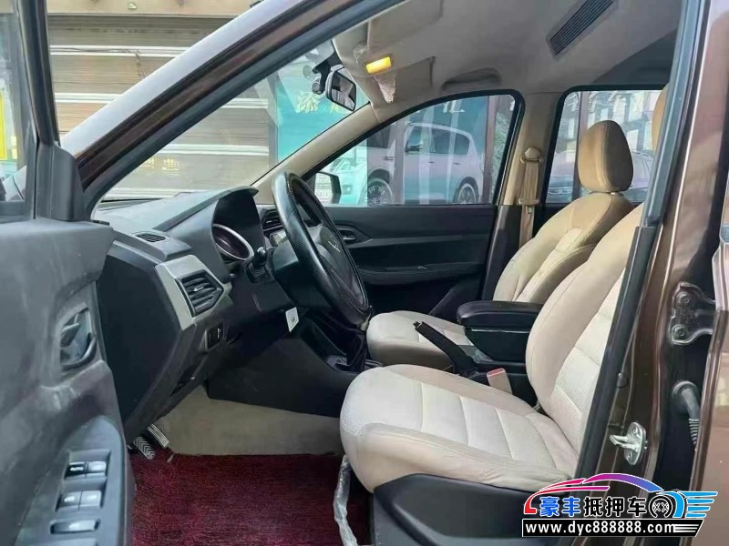 19年五菱汽车五菱宏光轿车抵押车出售