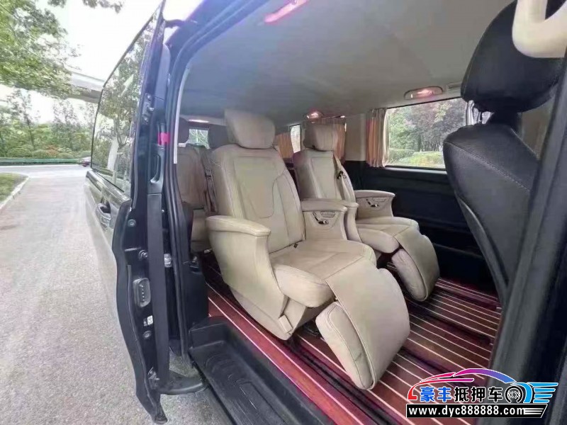 18年奔驰威霆轿车抵押车出售