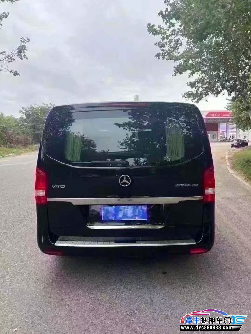 18年奔驰威霆轿车抵押车出售