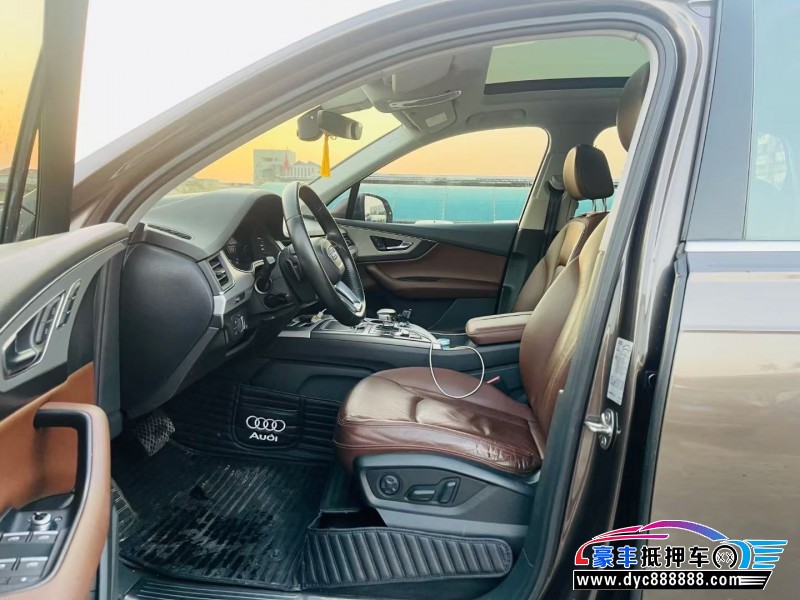 17年奥迪Q7轿车抵押车出售