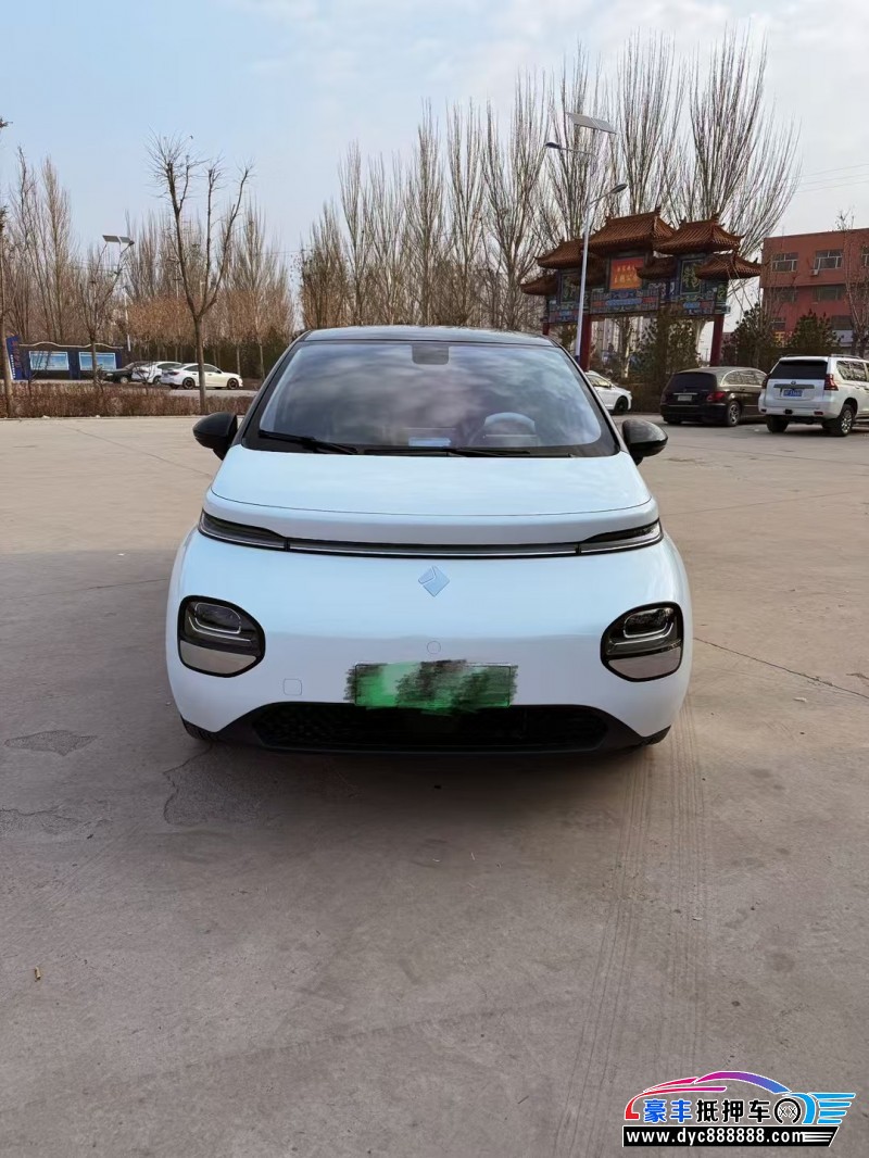 24年宝骏云朵轿车抵押车出售