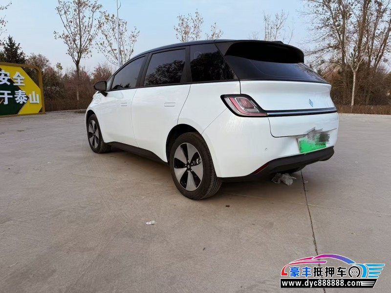 24年宝骏云朵轿车抵押车出售