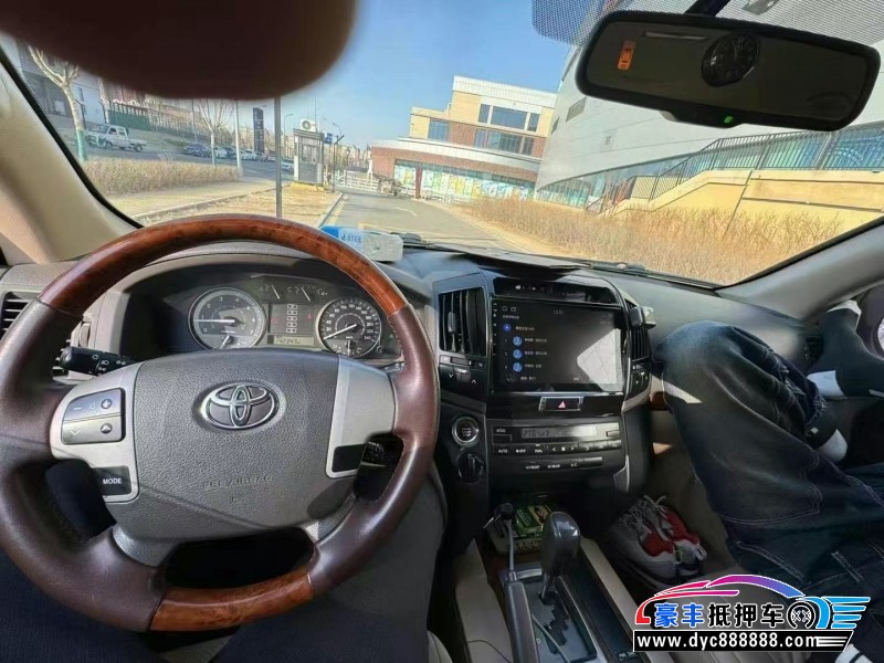 14年丰田兰德酷路泽（陆巡）轿车抵押车出售
