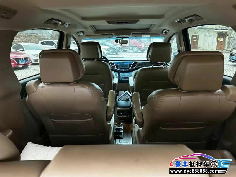 18年别克GL8轿车抵押车出售