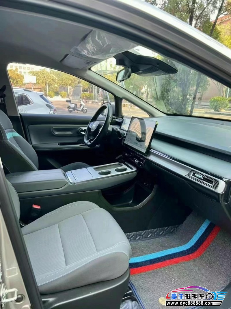 23年埃安Y70轿车抵押车出售