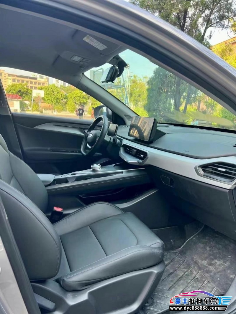 24年吉利几何轿车抵押车出售