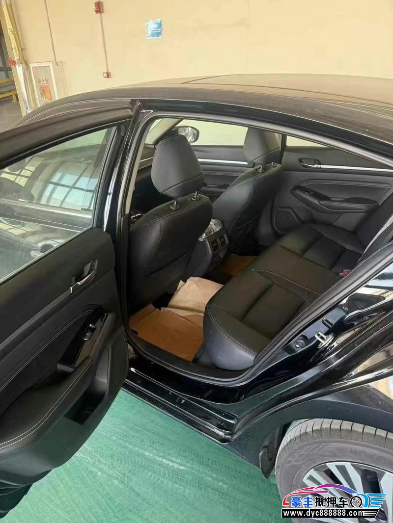 24年日产天籁轿车抵押车出售