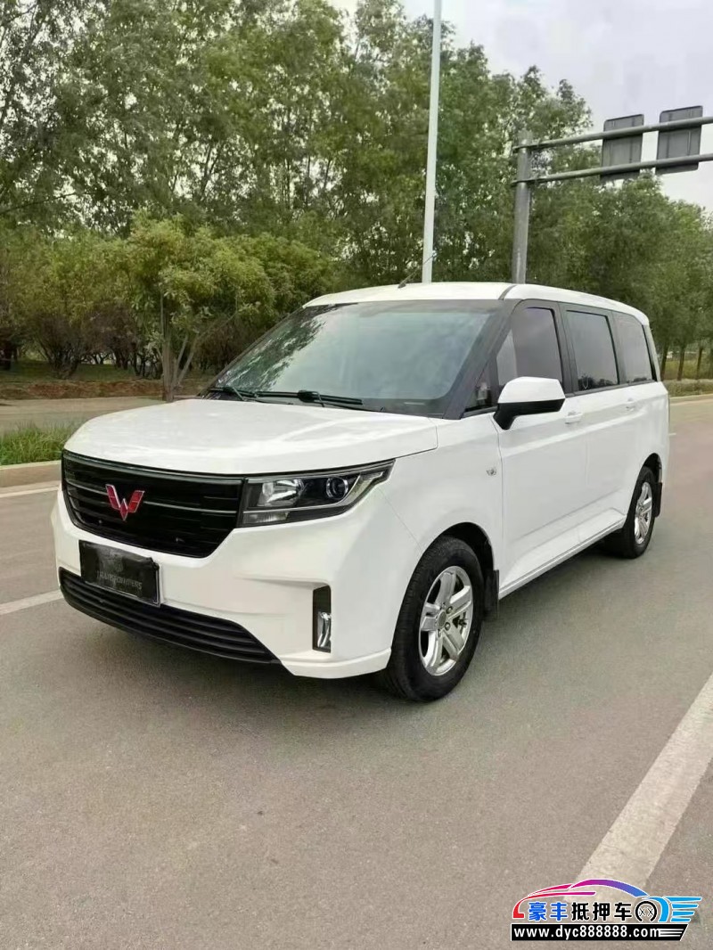 19年五菱五菱宏光S轿车抵押车出售