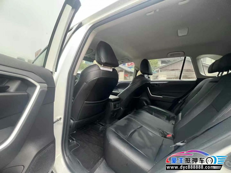 24年丰田威兰达轿车抵押车出售