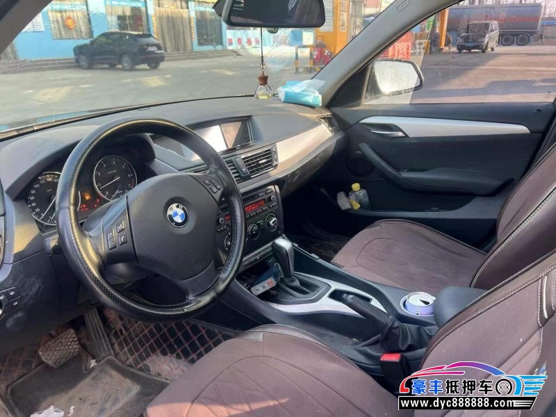 13年宝马X1轿车抵押车出售