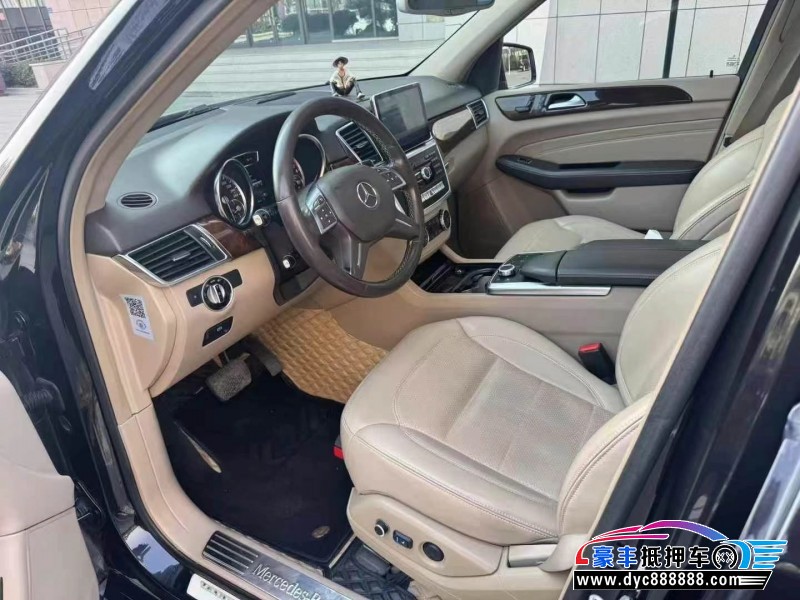 14年奔驰ML轿车抵押车出售