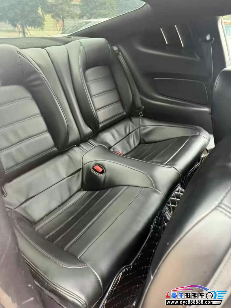 19年福特野马轿车抵押车出售