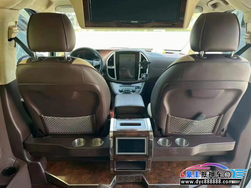 18年奔驰威霆轿车抵押车出售