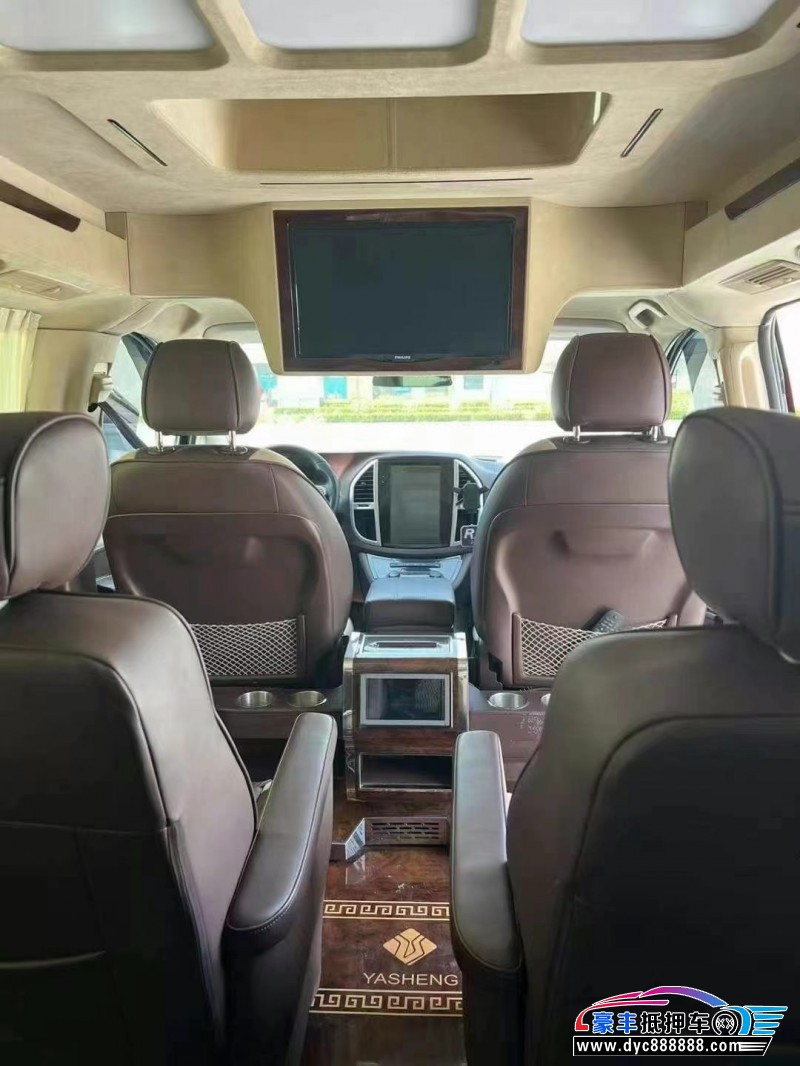 18年奔驰威霆轿车抵押车出售