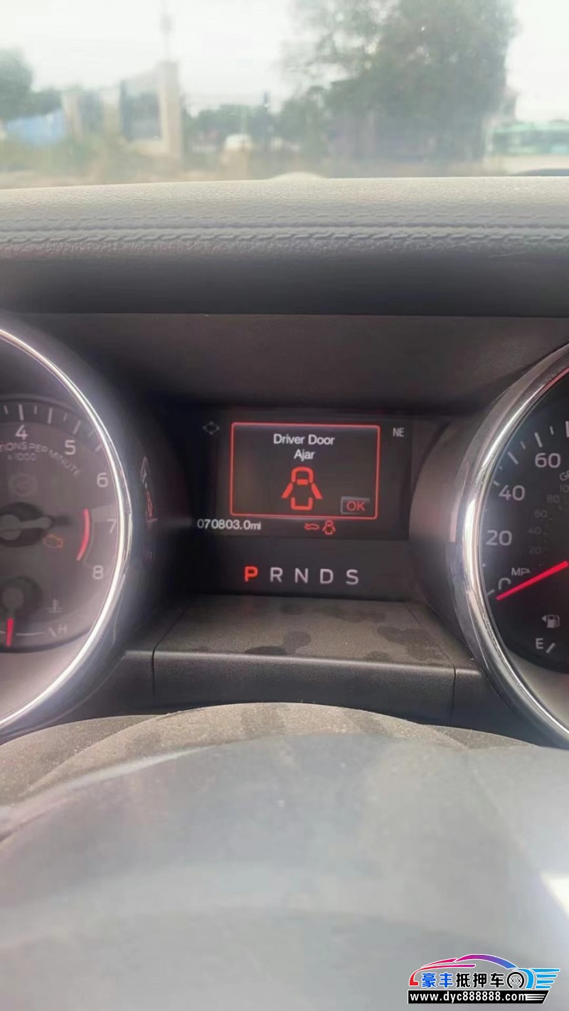 15年福特野马轿车抵押车出售