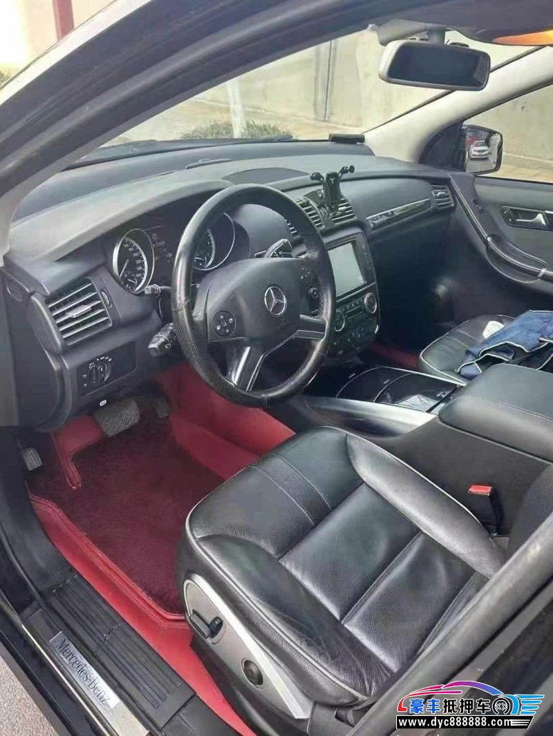 17年奔驰R轿车抵押车出售