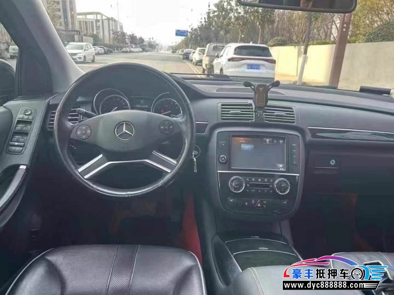 17年奔驰R轿车抵押车出售