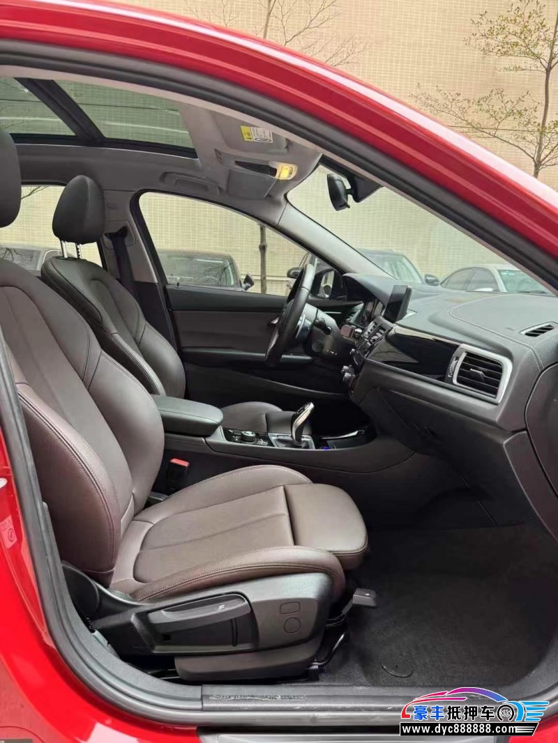 20年宝马1系轿车抵押车出售