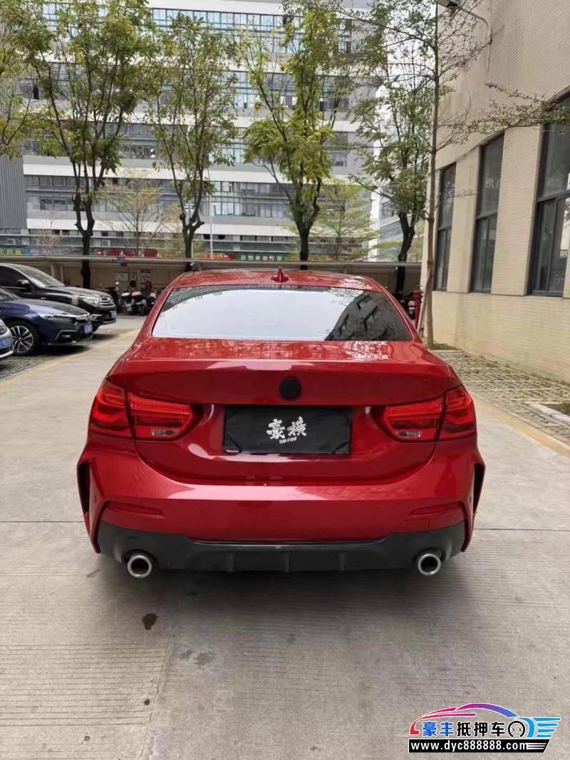 20年宝马1系轿车抵押车出售