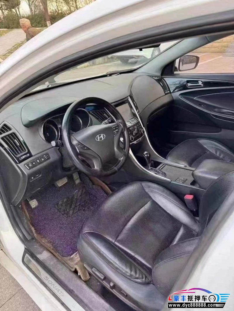 14年现代索纳塔八轿车抵押车出售