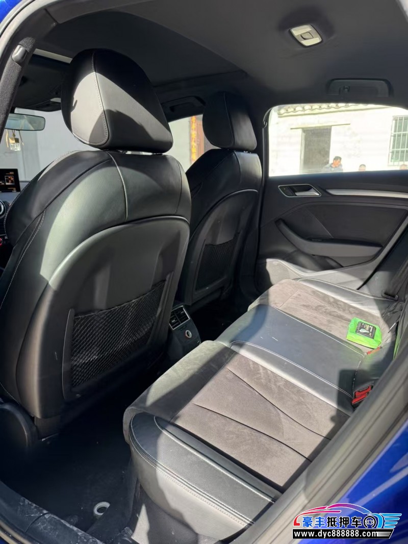 17年奥迪S3轿车抵押车出售