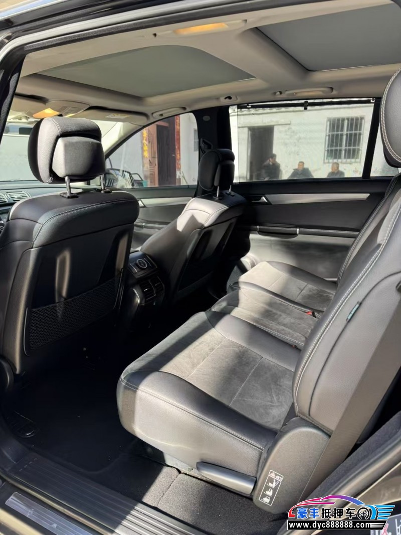 16年奔驰R轿车抵押车出售