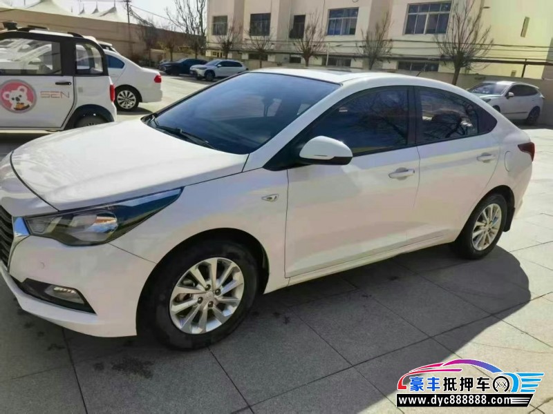 17年现代悦纳轿车抵押车出售