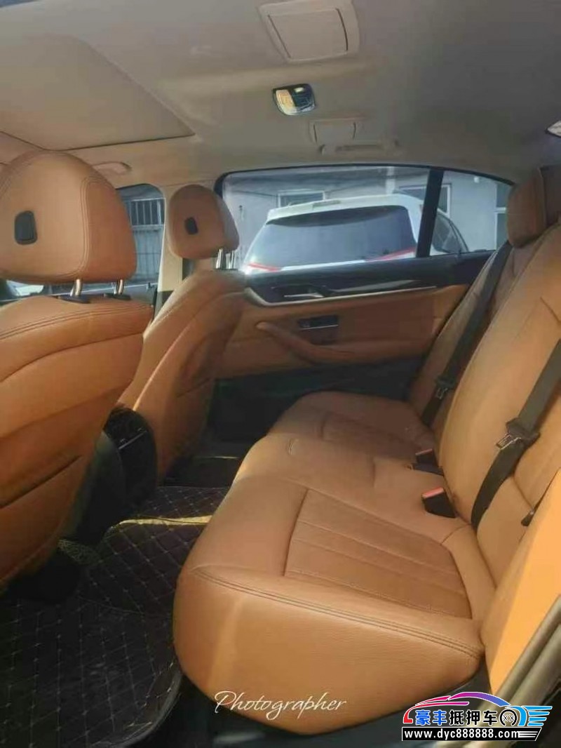 17年宝马5系轿车抵押车出售