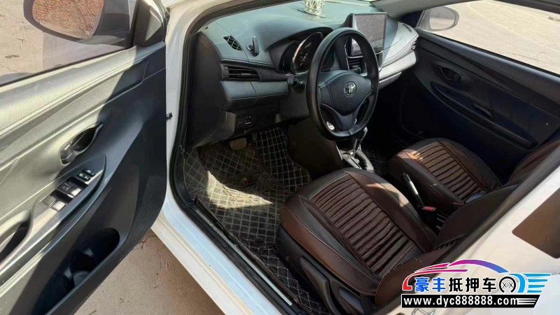 20年丰田致享轿车抵押车出售