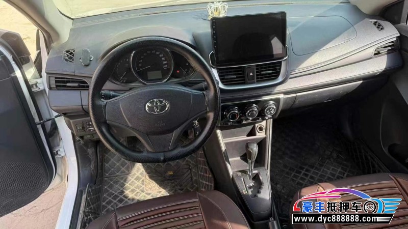 20年丰田致享轿车抵押车出售