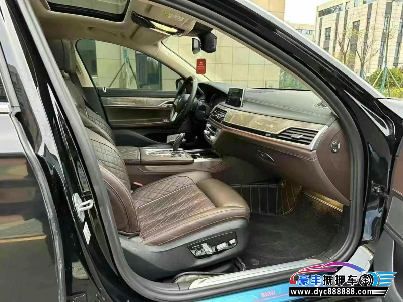 22年宝马7系轿车抵押车出售