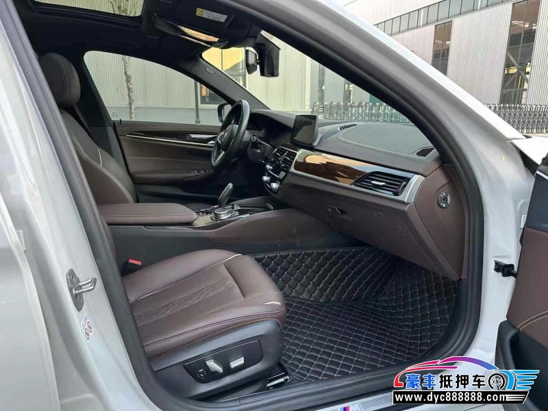 21年宝马5系轿车抵押车出售