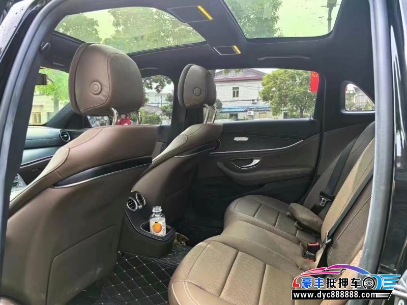 22年奔驰E轿车抵押车出售