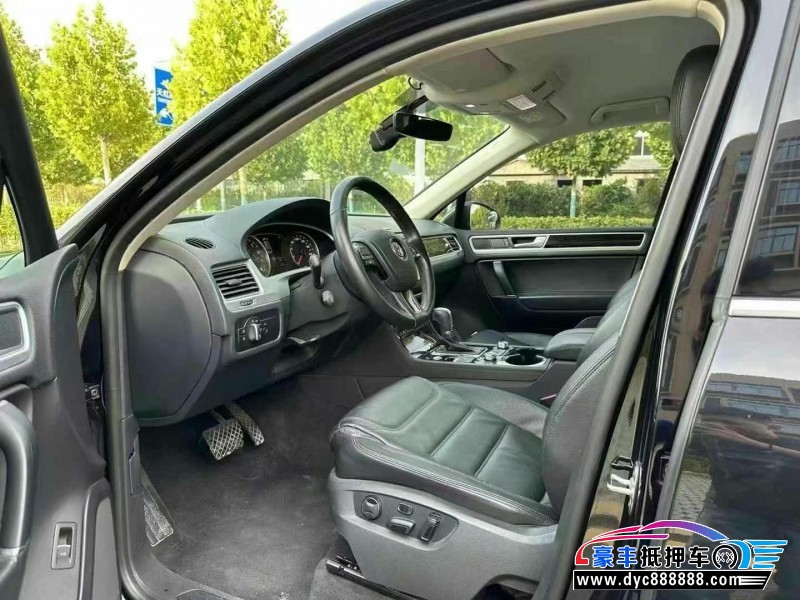 17年大众途锐轿车抵押车出售