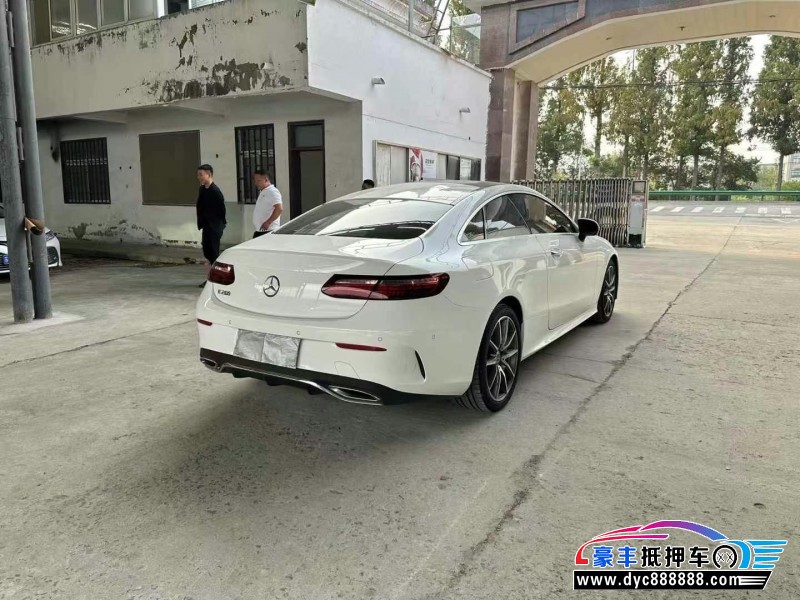 22年奔驰E轿车抵押车出售
